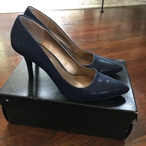 Sz 8.5 Navy Blue Pumps